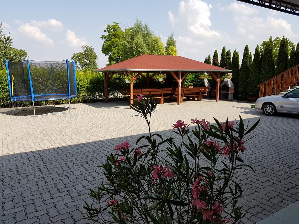Apartman Taktik Вельки-Медер Экстерьер фото